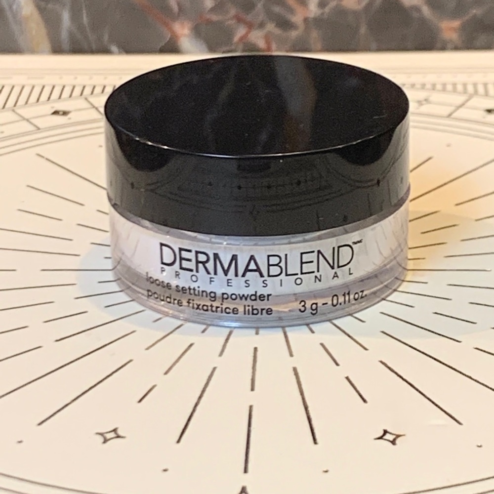 5 for $25 item 🌺 Mini Dermablend Loose Setting Powder